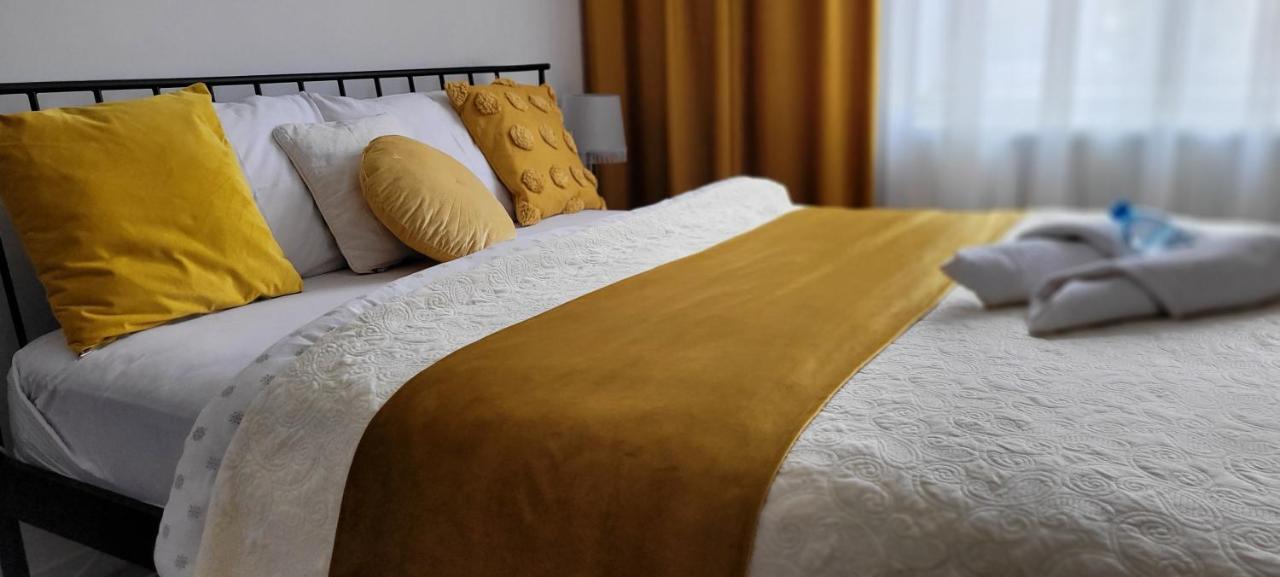 Garsoniera C&l Apartment *